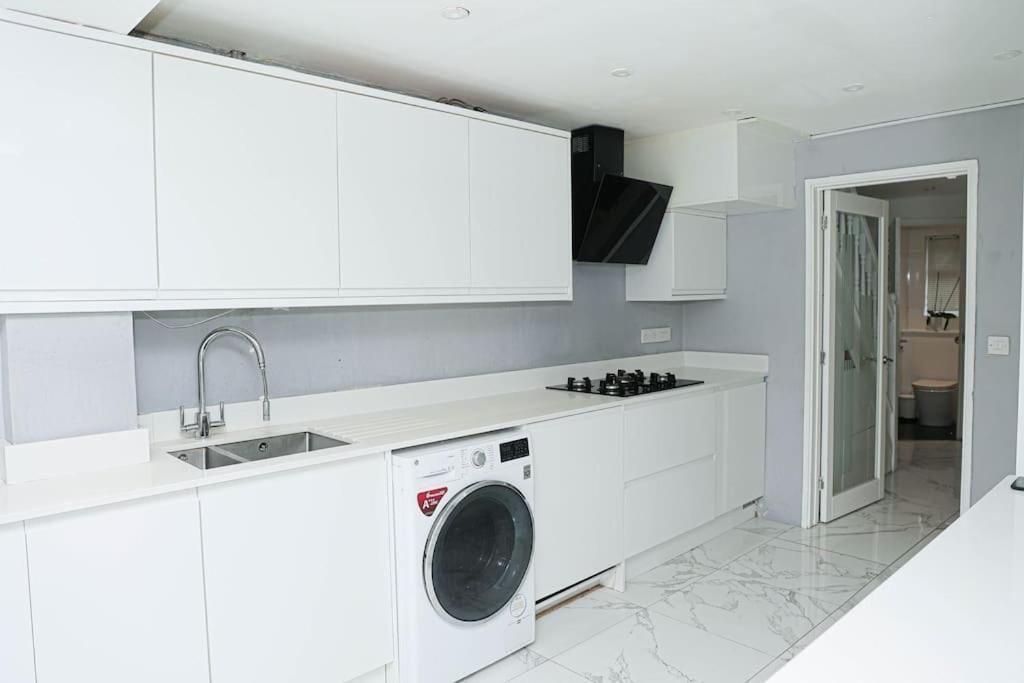 Modern 3 Bed In Cotswold Hébergement de vacances GLOUCESTERSHIRE